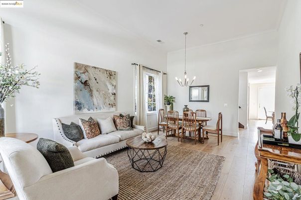 Dining room, Interior, Living room, Pendant Lights, Recessed Lighting, Wood Texture Flooring