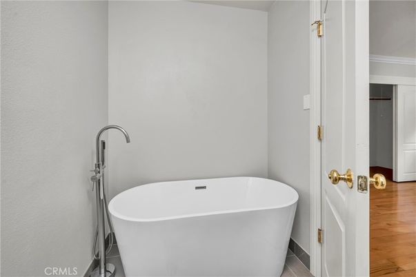 Bathroom, Free Standing Baths, Interior, Wood Texture Flooring