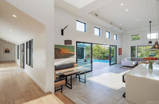 Interior, Living room, Pendant Lights, Recessed Lighting, Wood Texture Flooring