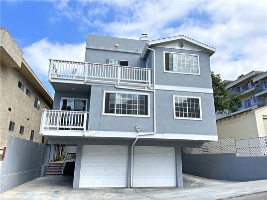 Attached, Exterior, Facade, Rowhouse