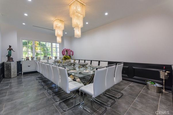 Chandelier, Dining room, Interior, Living room, Recessed Lighting