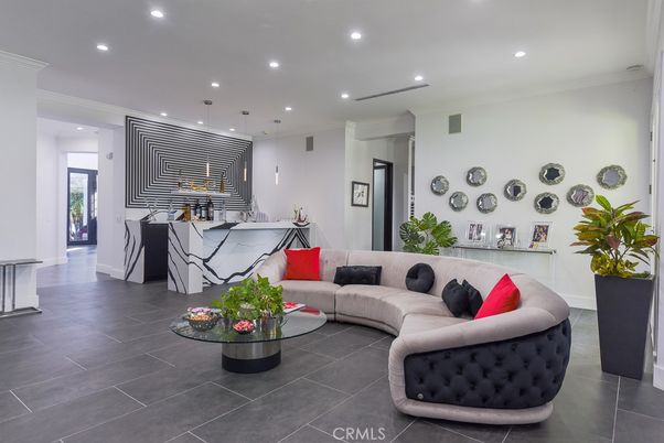 Interior, Living room, Pendant Lights, Recessed Lighting