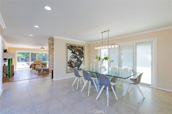 Dining room, Interior, Pendant Lights, Recessed Lighting