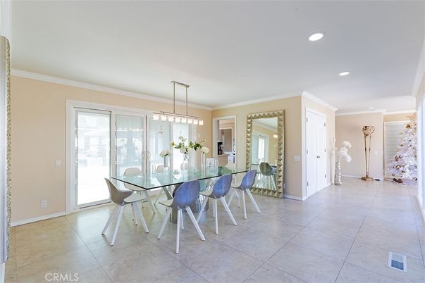Dining room, Interior, Pendant Lights, Recessed Lighting
