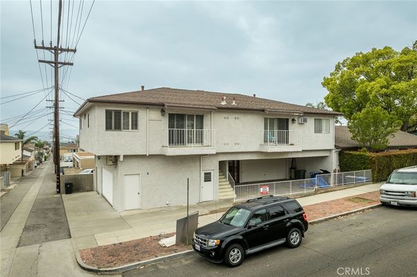 Attached, Exterior, Facade, Raised Ranch