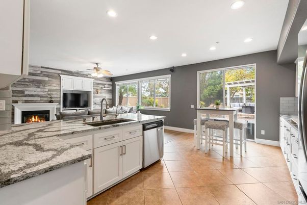 Fireplace, Interior, Kitchen, Recessed Lighting