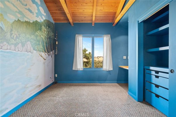 Empty room, Interior, Wooden Beams, Wooden Ceilings