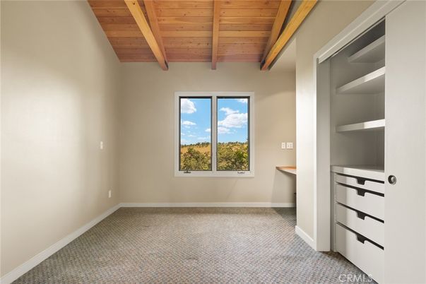 Empty room, Interior, Wooden Beams, Wooden Ceilings