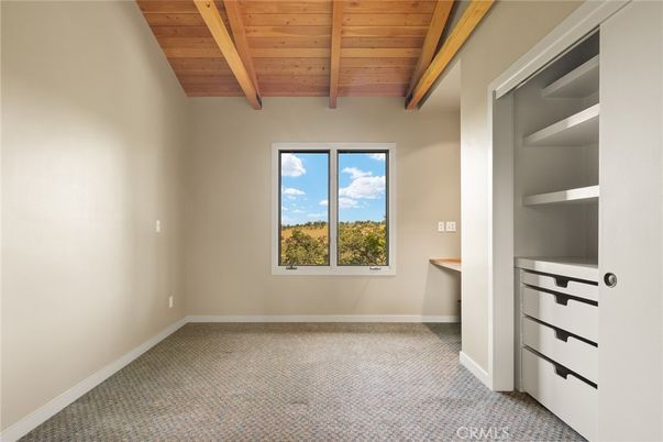 Empty room, Interior, Wooden Beams, Wooden Ceilings