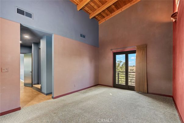 Empty room, Interior, Recessed Lighting, Wooden Beams, Wooden Ceilings