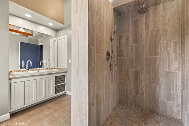 Bathroom, Interior, Tile Countertops
