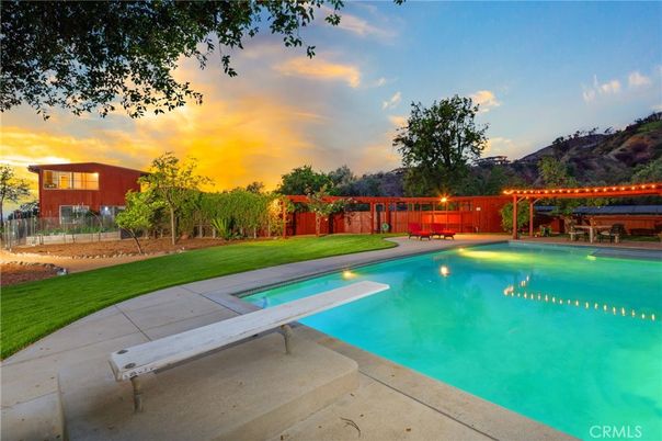 Exterior, Pool