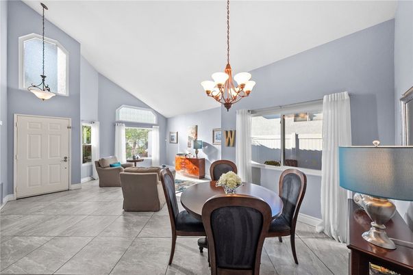 Chandelier, Dining room, Interior, Living room, Pendant Lights