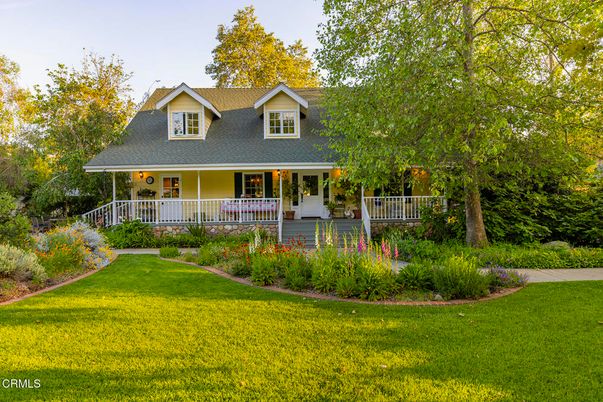 Backyard, Exterior, Facade, Queen Anne Victorian