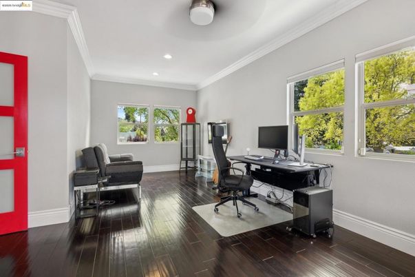 Home Office, Interior, Recessed Lighting, Wood Texture Flooring