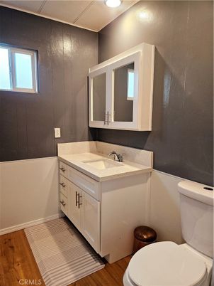 Bathroom, Interior, Recessed Lighting, Wood Texture Flooring