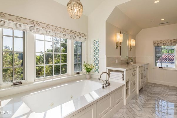 Bathroom, Dual Sink Vanities, Interior, Pendant Lights, Recessed Lighting