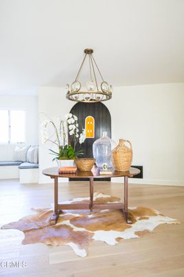 Interior, Pendant Lights, Wood Texture Flooring