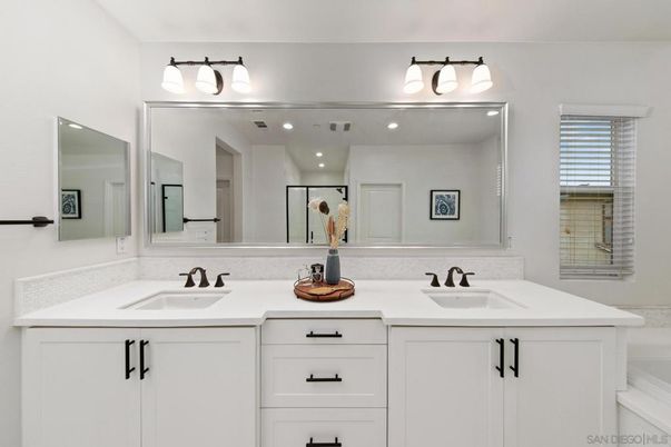Bathroom, Dual Sink Vanities, Interior