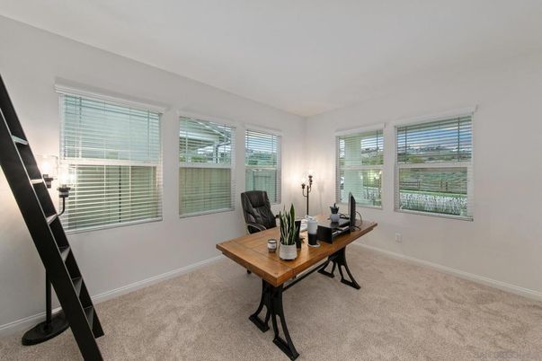Home Office, Interior