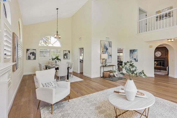 Dining room, Fireplace, Interior, Pendant Lights, Wood Texture Flooring
