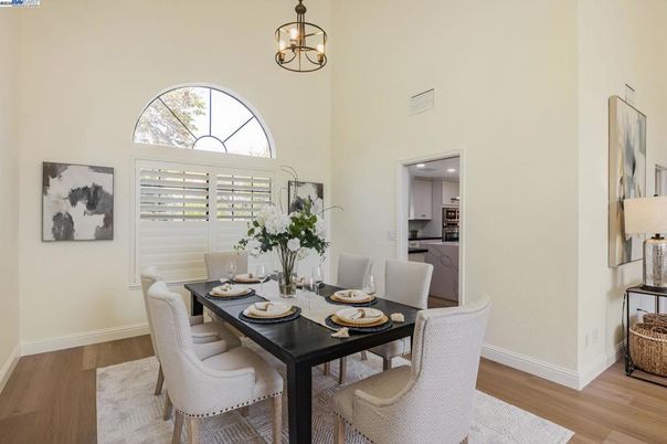 Chandelier, Dining room, Interior, Kitchen, Pendant Lights, Recessed Lighting, Wood Texture Flooring