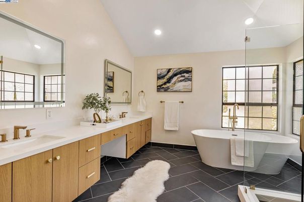 Bathroom, Dual Sink Vanities, Free Standing Baths, Interior, Recessed Lighting