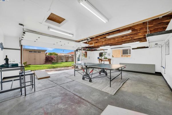 Game Room, Interior