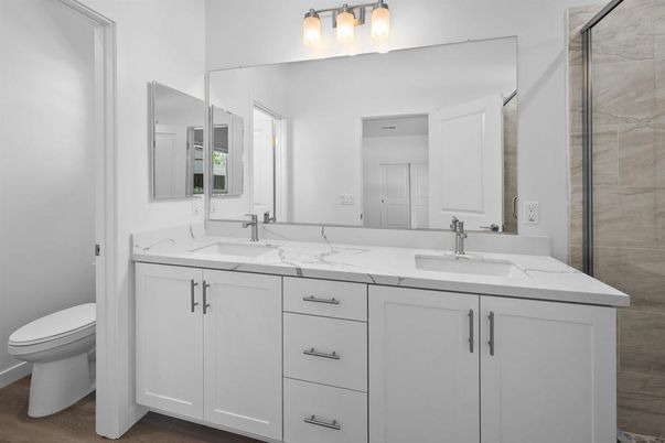 Bathroom, Dual Sink Vanities, Interior