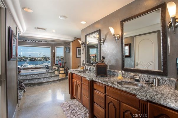 Bathroom, Dual Sink Vanities, Interior, Recessed Lighting, Water