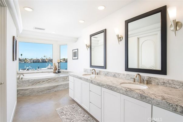 Bathroom, Dual Sink Vanities, Interior, Recessed Lighting, Water