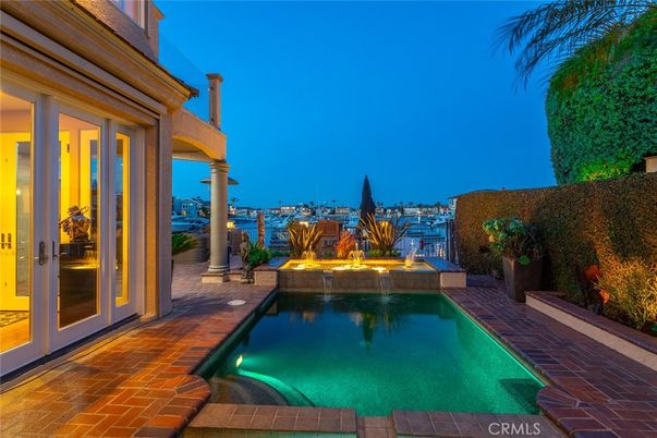 Exterior, Pool, Water