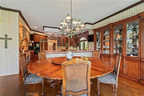 Chandelier, Dining room, Interior, Recessed Lighting, Wood Texture Flooring