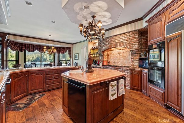 Chandelier, Interior, Kitchen, Recessed Lighting, Stone Walls, Wood Texture Flooring