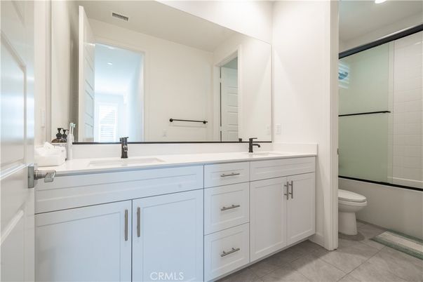 Bathroom, Dual Sink Vanities, Interior