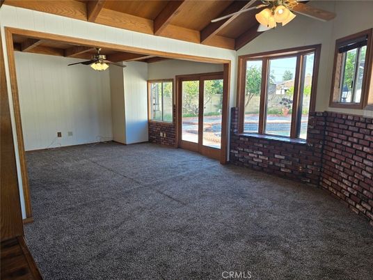 Empty room, Interior, Wooden Beams, Wooden Ceilings