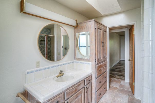 Bathroom, Interior, Tile Countertops