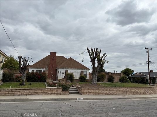 Exterior, Facade, Brick Facade, Ranch