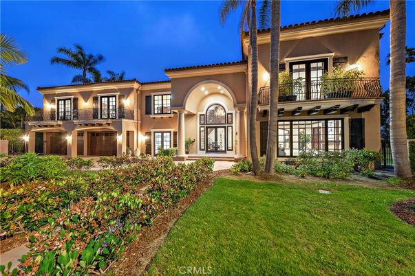 Backyard, Exterior, Facade, Mediterranean
