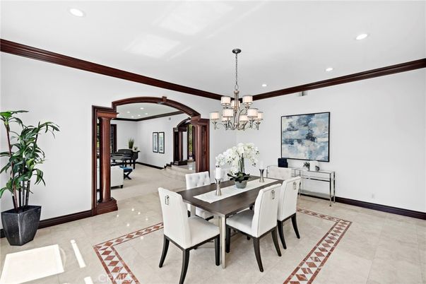 Chandelier, Dining room, Interior, Piano, Recessed Lighting