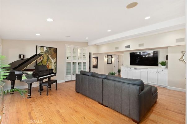 Interior, Living room, Piano, Recessed Lighting, Wood Texture Flooring