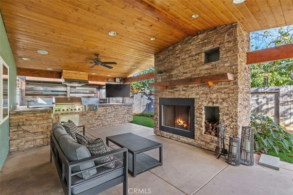 Exterior, Fireplace
