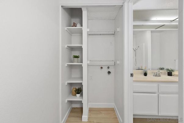 Interior, Recessed Lighting, Walk-in Closets, Wood Texture Flooring