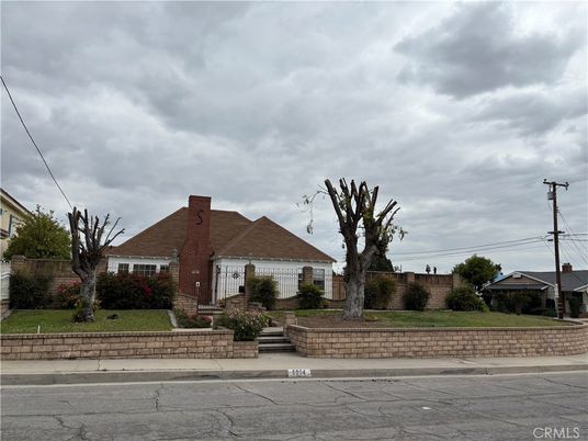Exterior, Facade, Brick Facade, Ranch