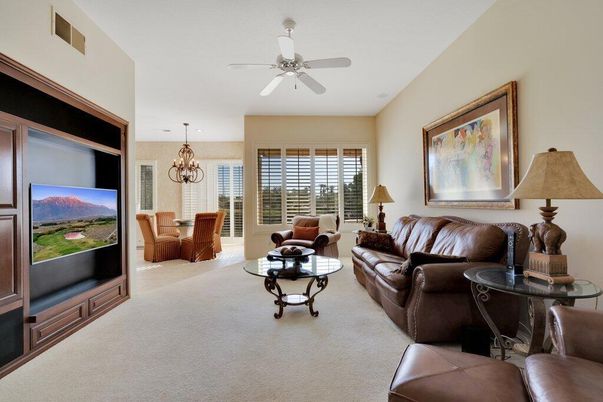 Chandelier, Dining room, Interior, Living room