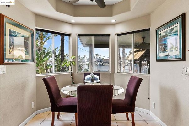 Dining room, Interior, Recessed Lighting