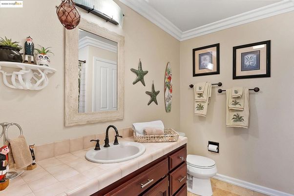 Bathroom, Interior, Tile Countertops
