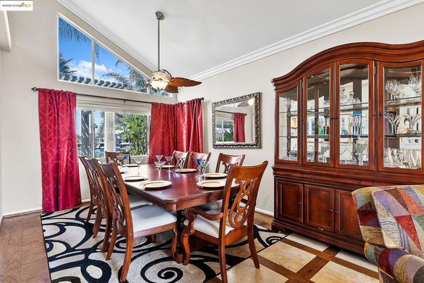 Dining room, Interior
