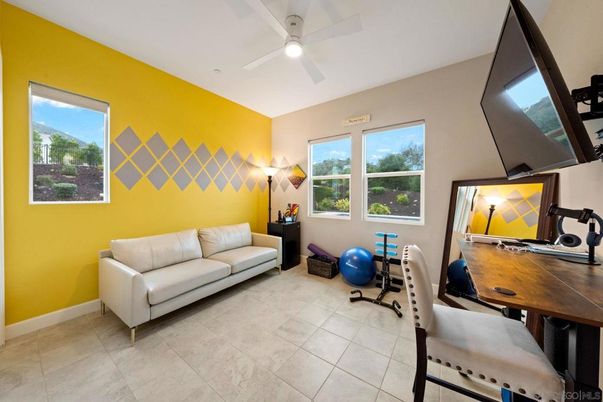 Home Office, Interior