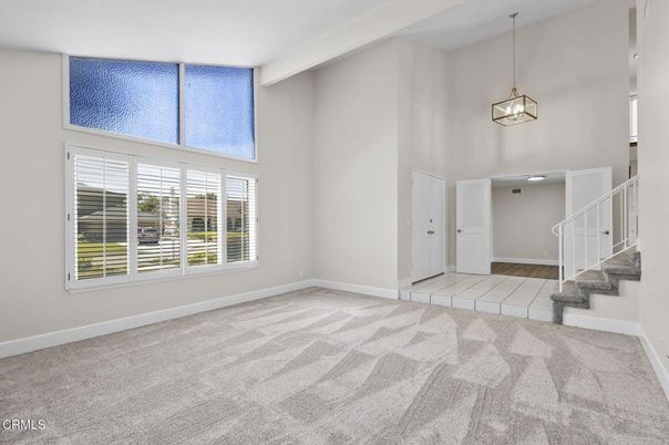 Empty room, Interior, Pendant Lights